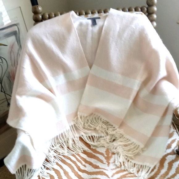 Vince Camuto Sweaters - Vince Camuto Wrap